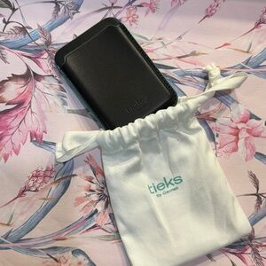 Tieks by Gavrieli NIB MagSafe card holder